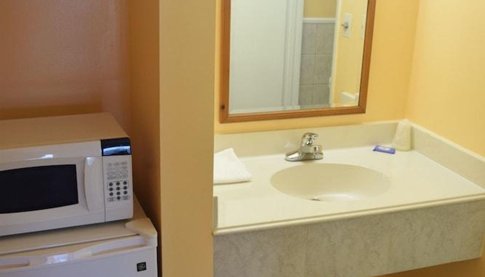 Appartement - Fort Eustis Inn