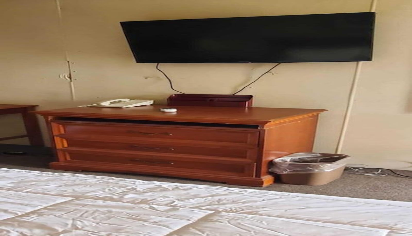 Standard room - Paxton Inn Motel