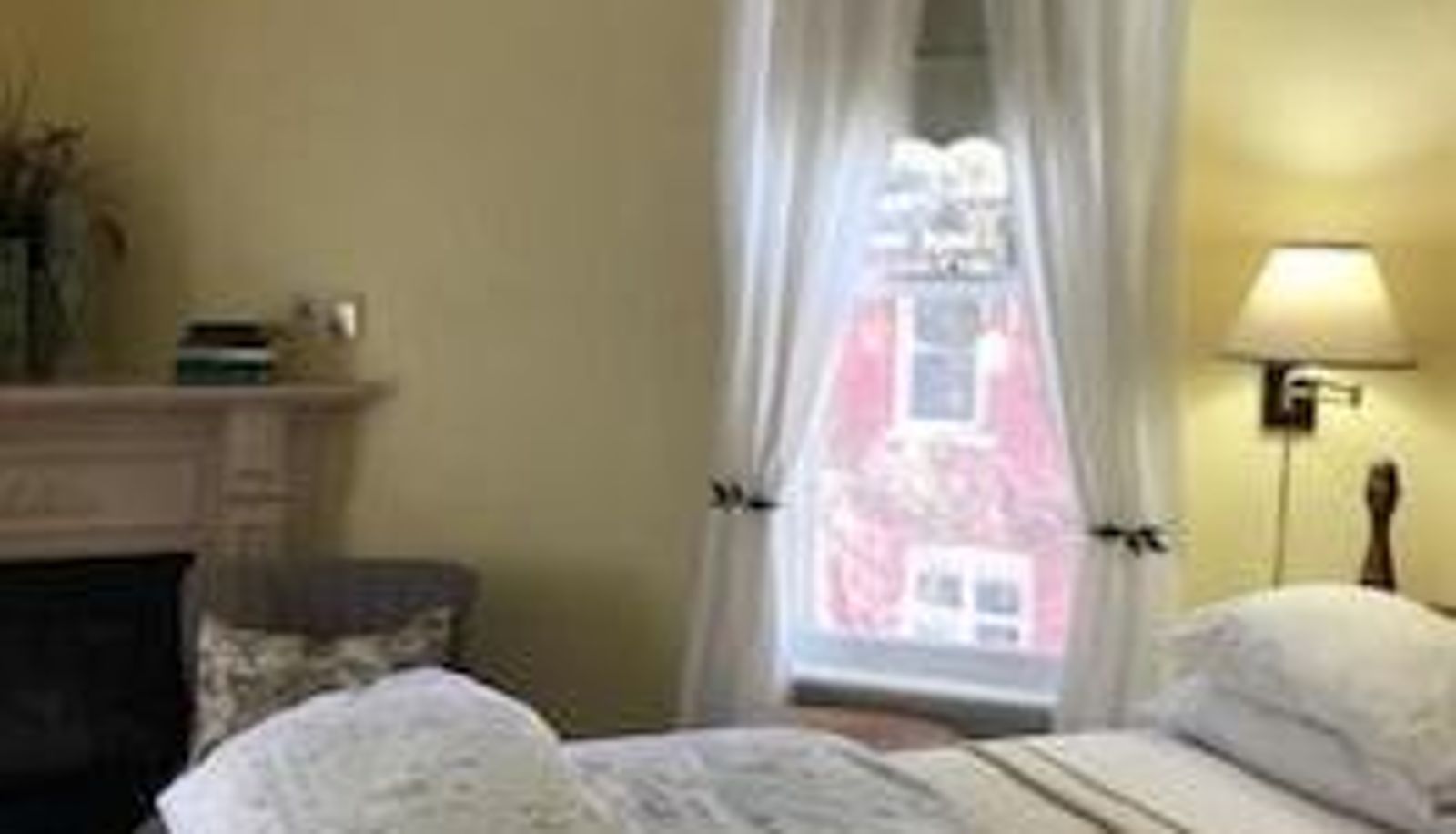 Camera standard - Duggan Place Heritage Inn