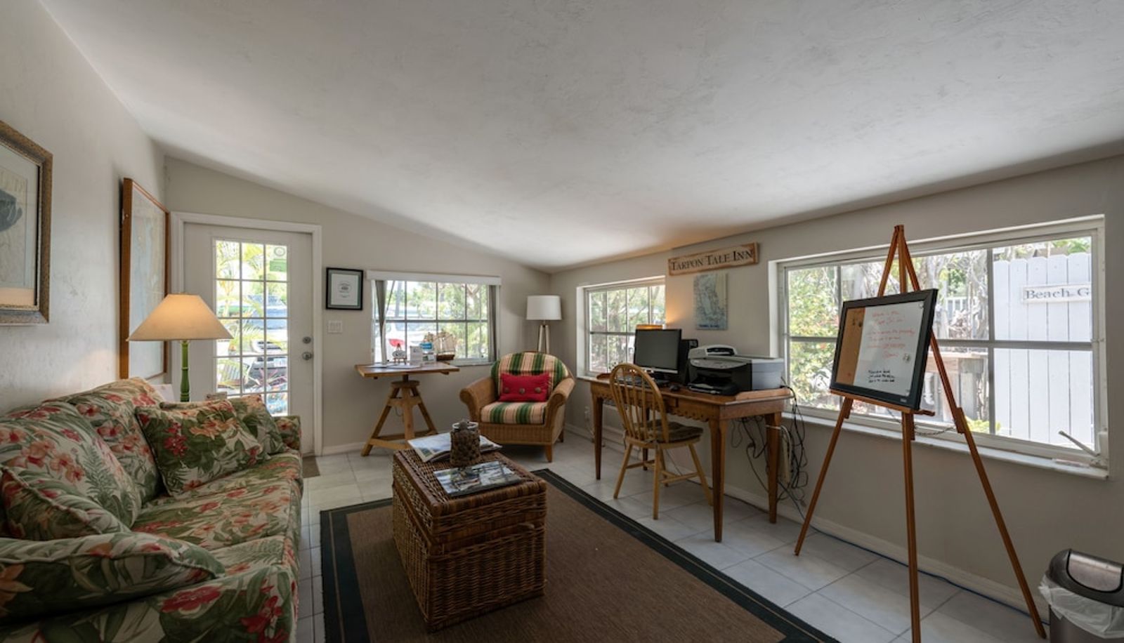 Lobby - Tarpon Tale Inn