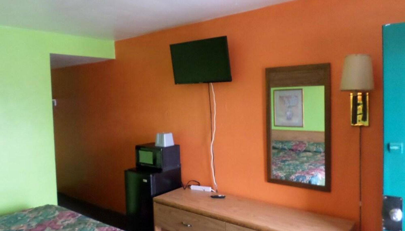 Standard room - Broadway Motel