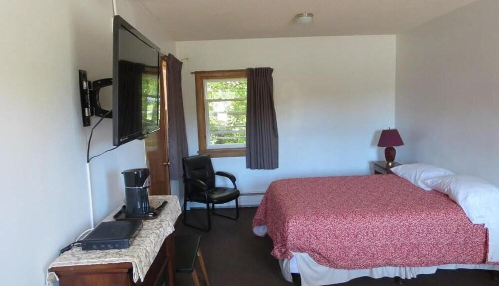 Standard room - Holiday Inn Motel