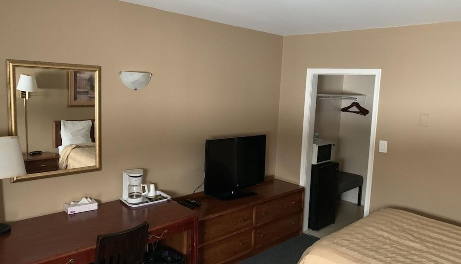 Apartment - Village Inn & Suites