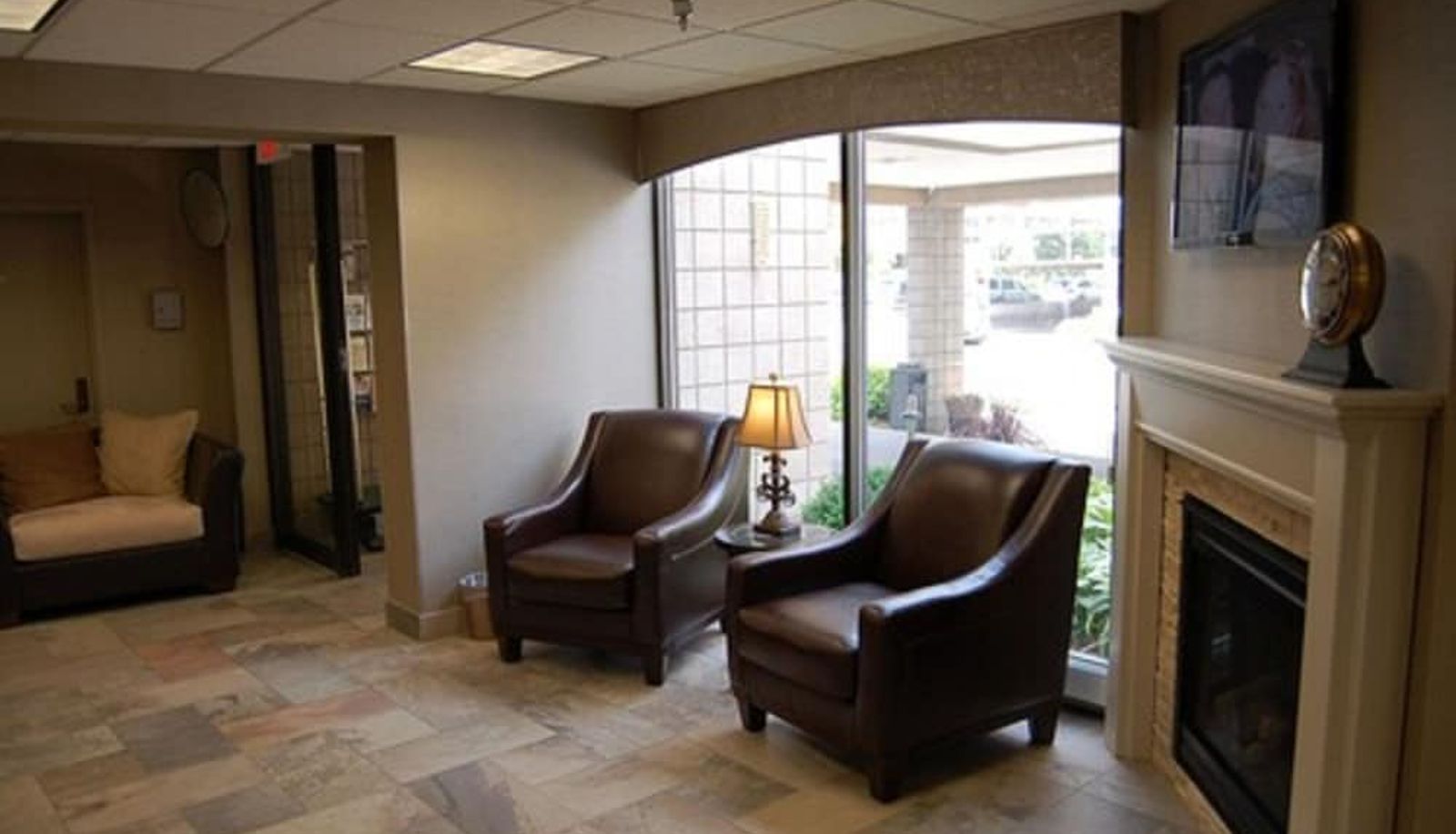 Lobby - Brentwood Inn & Suites