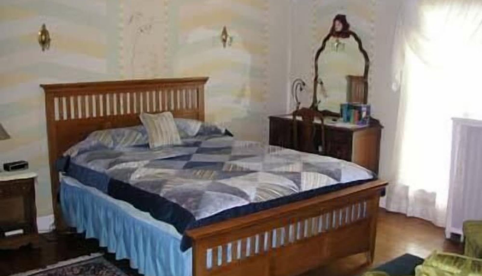Info - Chestnut Charm Bed & Breakfast