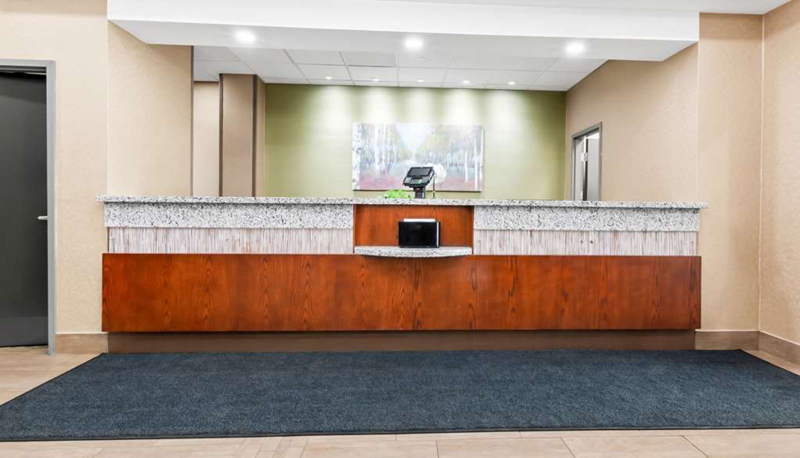 Lobby - Best Western Plus Fergus Hotel