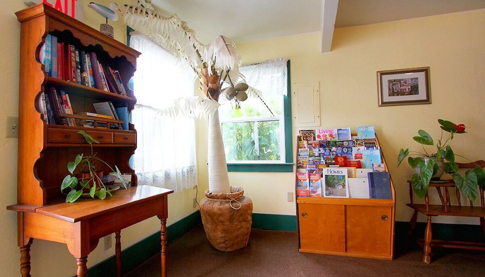 Hall - Harbor Inn