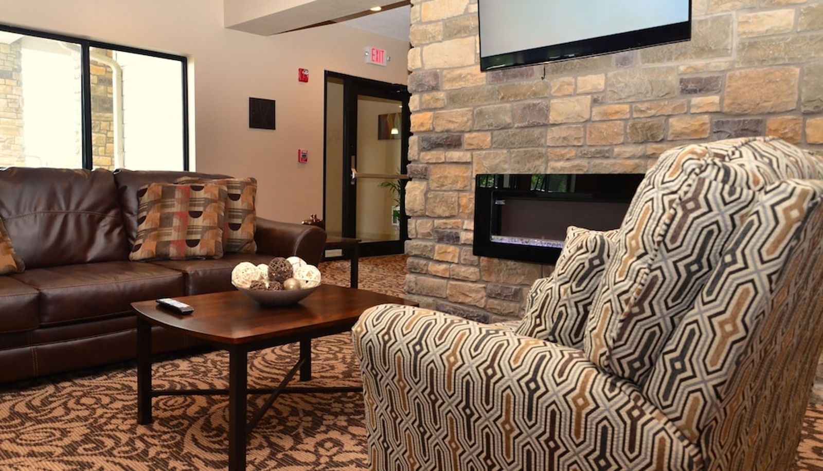 Hall - Cobblestone Inn & Suites - Clarion