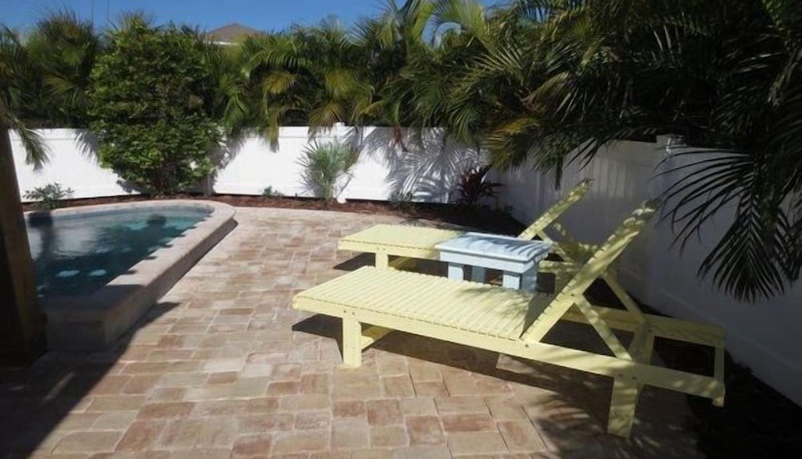 Pool - Lizzie Lu's Island Retreat