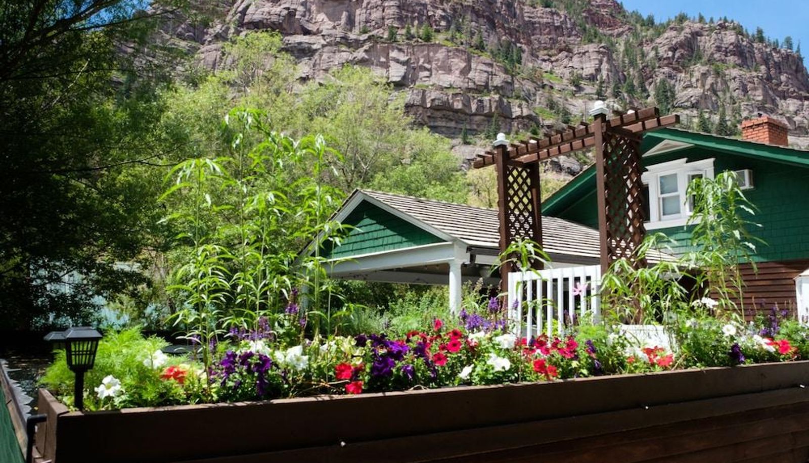 Apartment - Secret Garden Bed & Breakfast