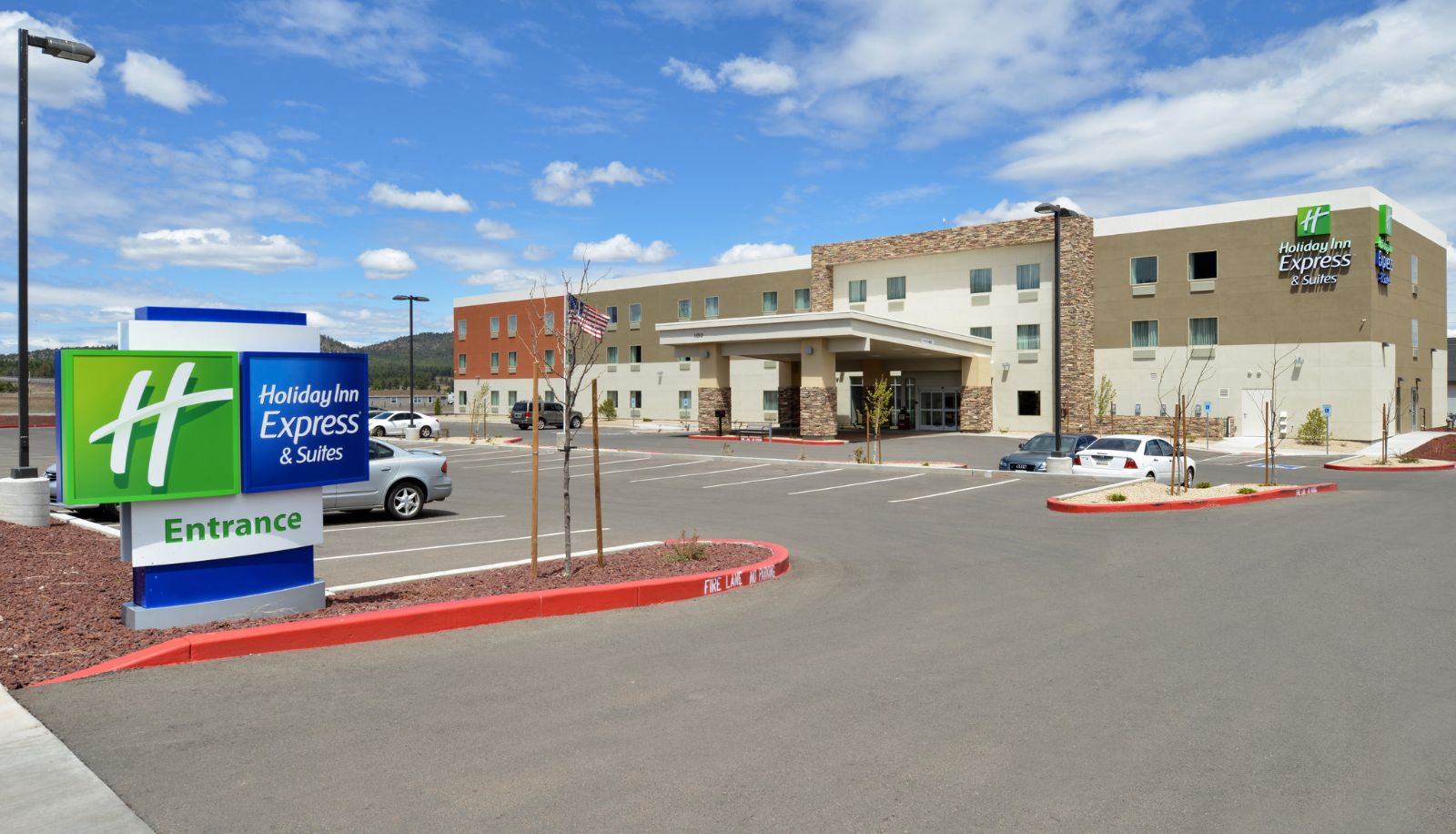 Info - Holiday Inn Express & Suites WILLIAMS by IHG