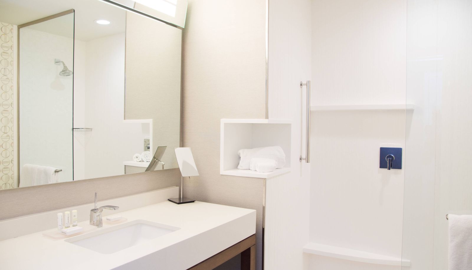Room - Courtyard by Marriott Oxford