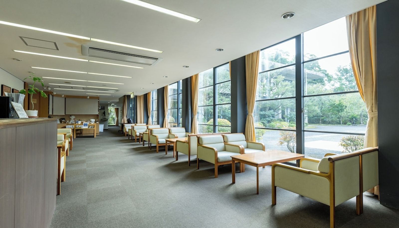 Hal - Kansai Seminar House