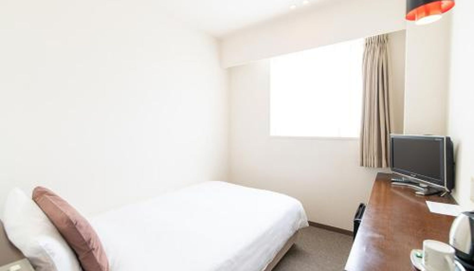 Zimmer - Hotel day by day