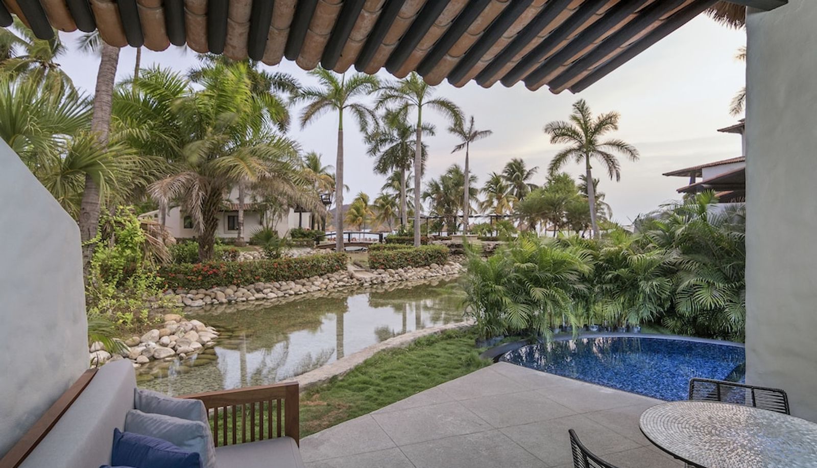 Pool - by Hyatt  A Beach Resort Thompson Zihuatanejo