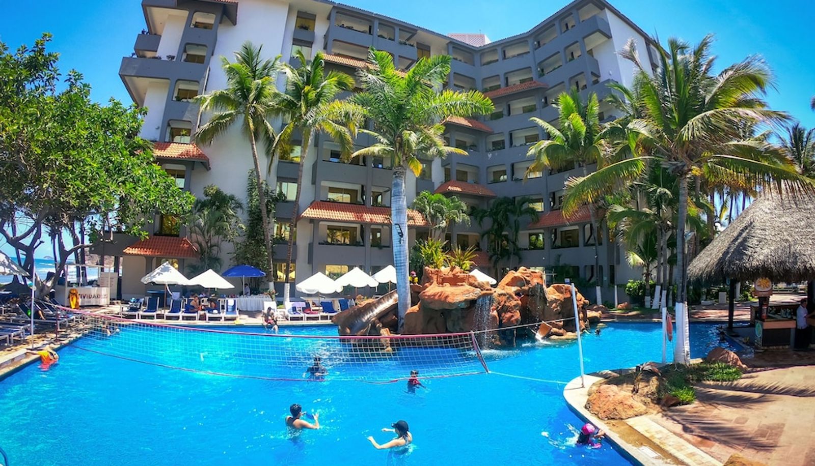 Piscina - Luna Palace Hotel and Suites