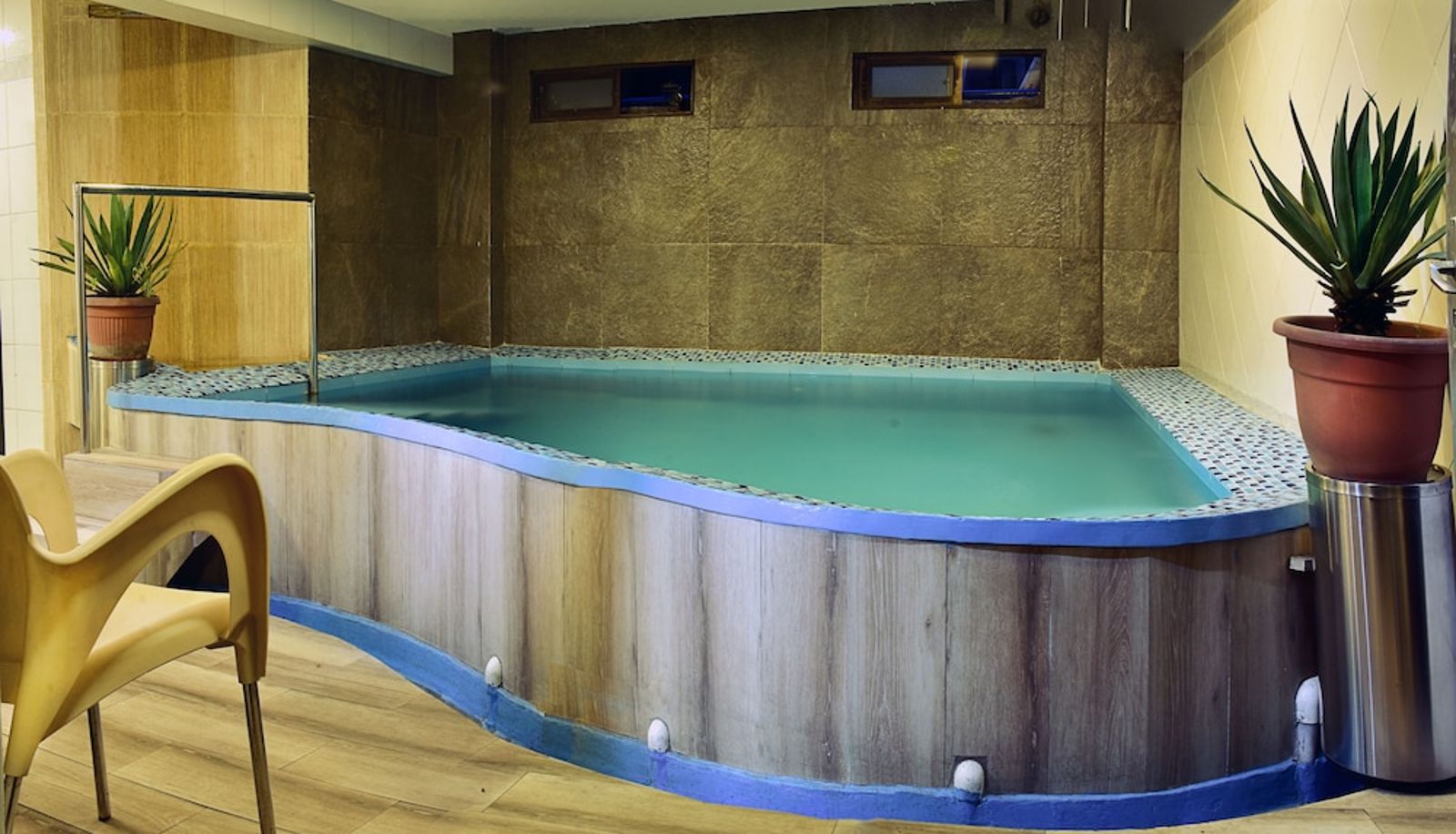 Basen - Alcalá Apart hotel