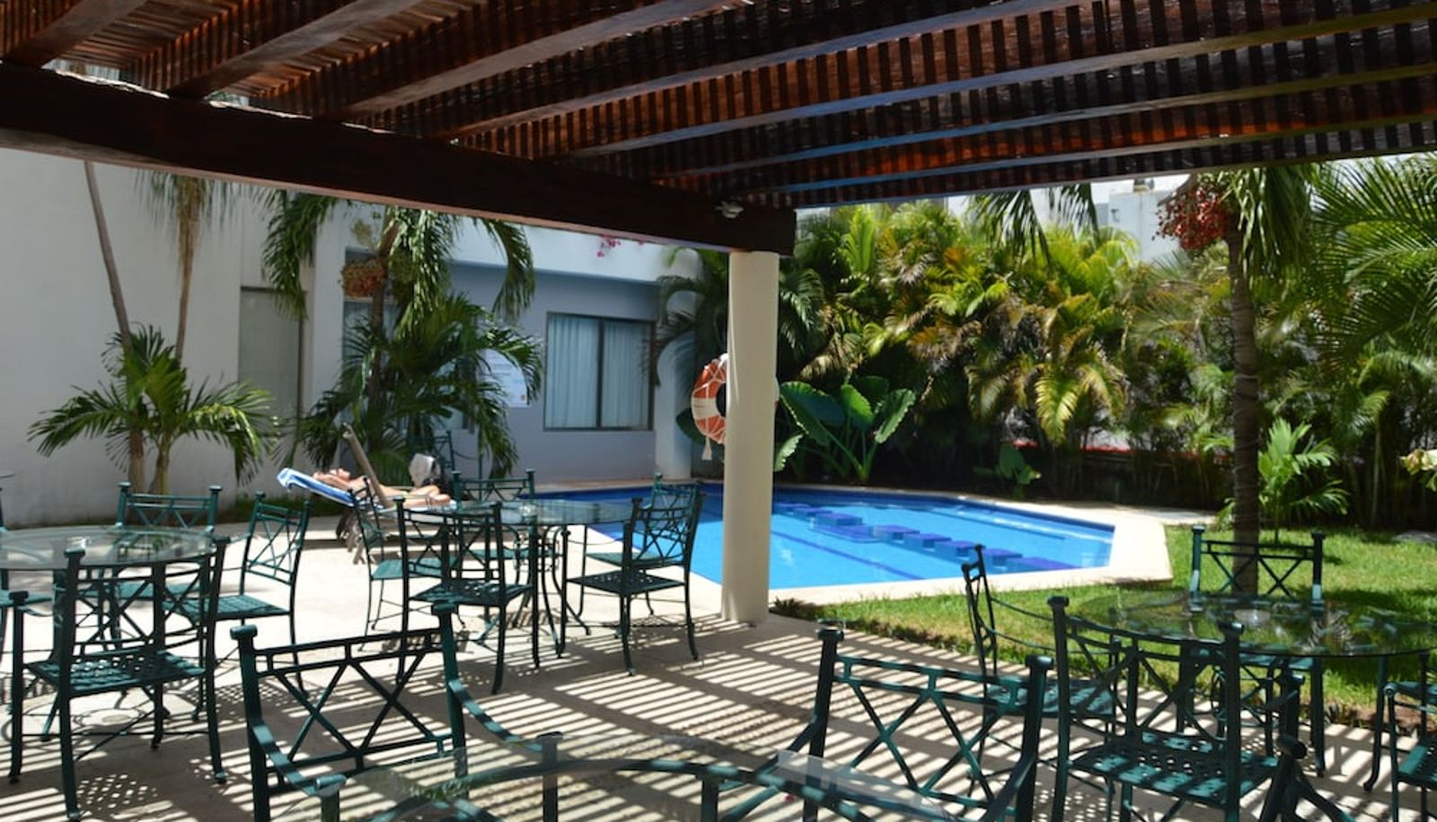 Pool - Ambiance Suites Cancun
