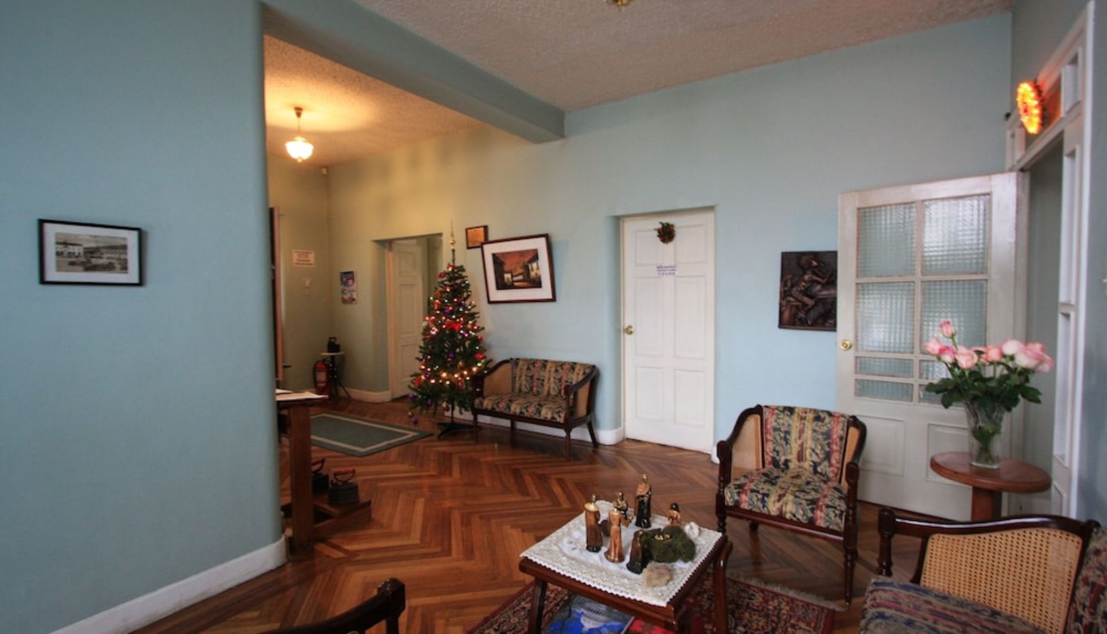 Lobby - Travellers Inn