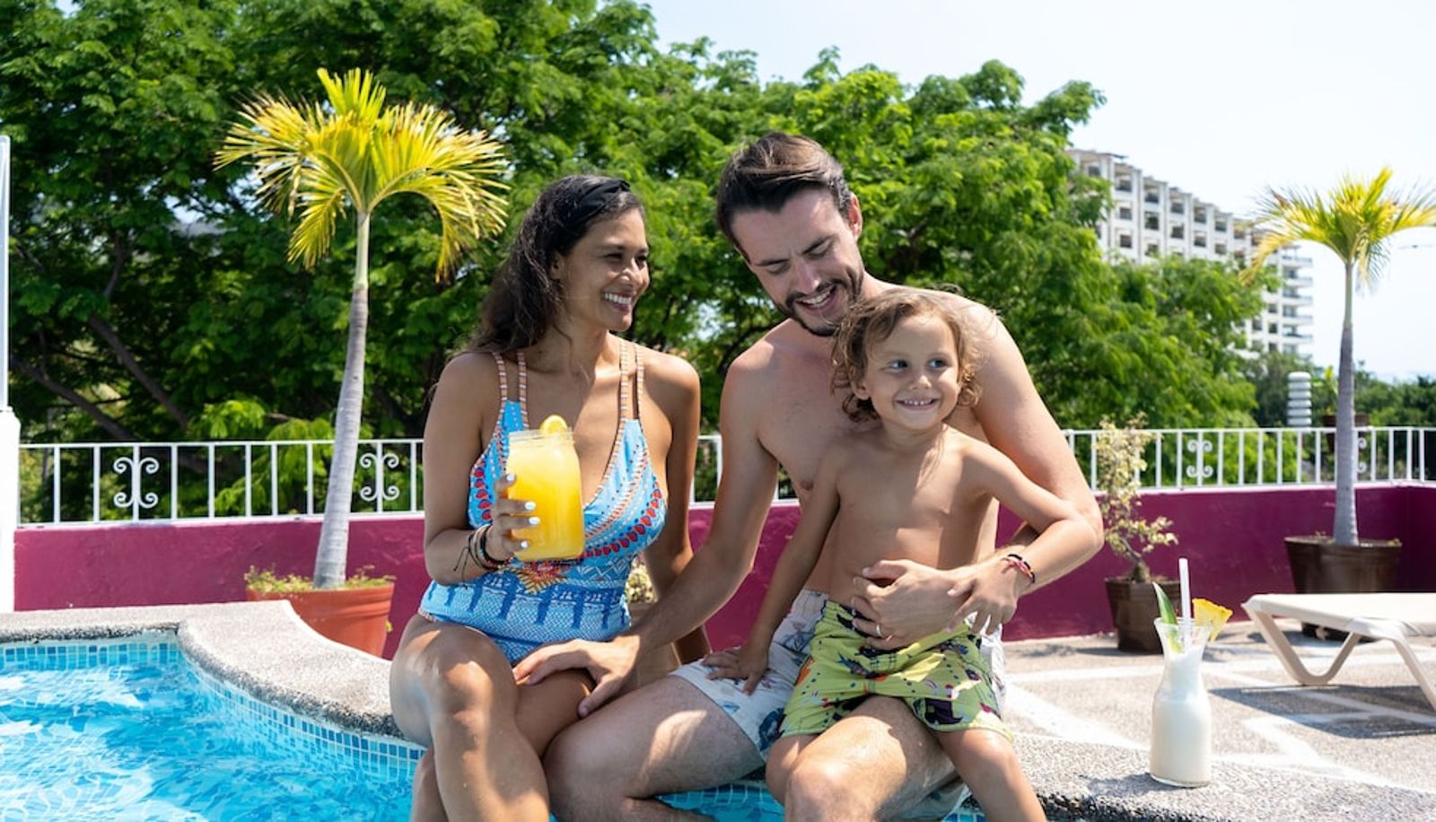 Pool - Suites Plaza del Rio - Family Hotel Malecon Centro