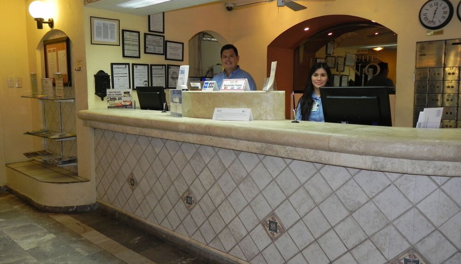 Reception - Hotel Suites Kino