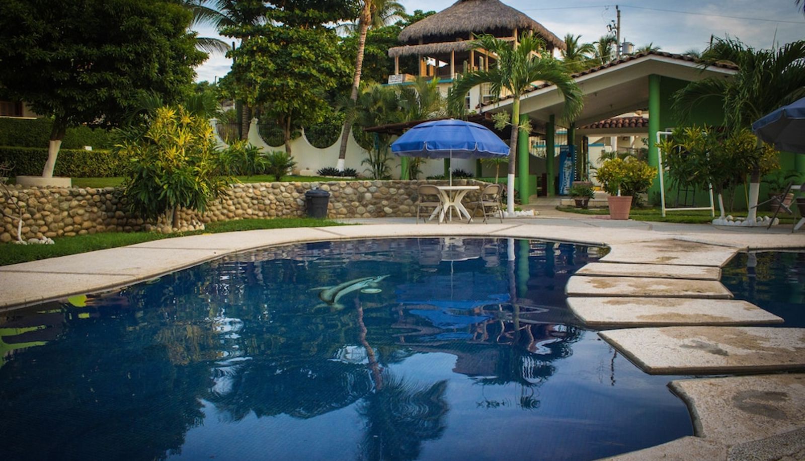Pool - Suites & Hotel Punta Esmeralda