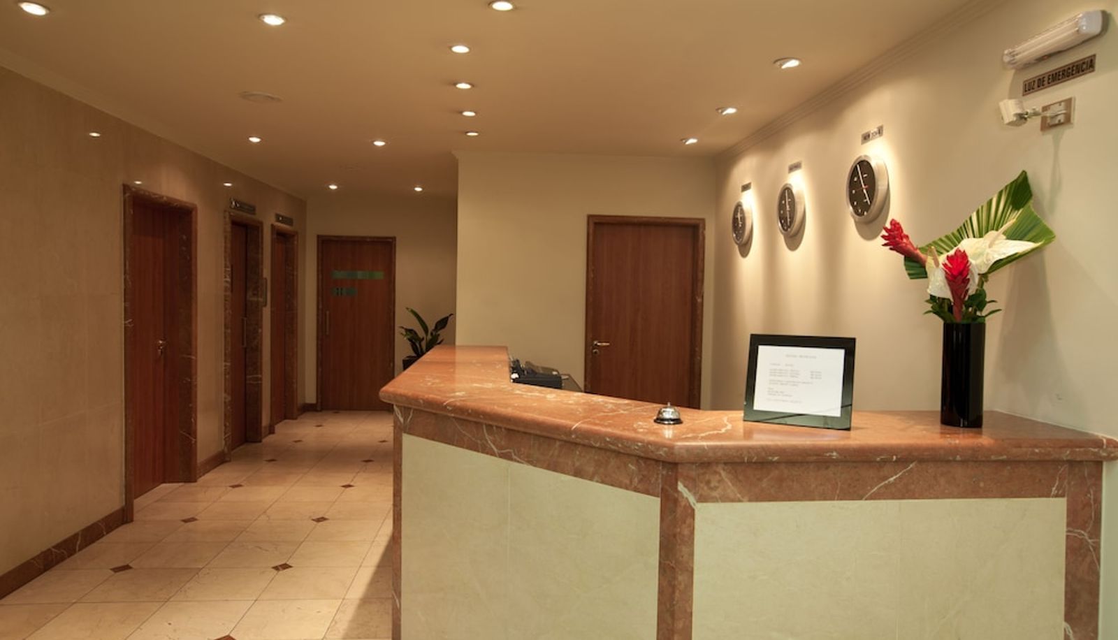 Recepción - Hotel Moncloa