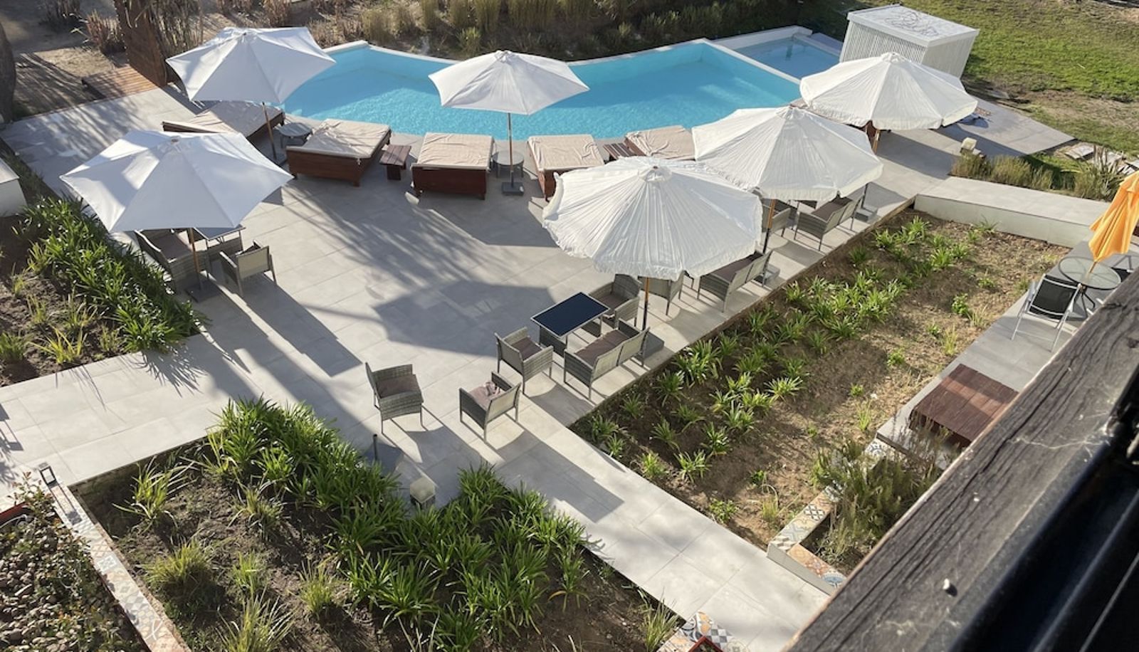 Piscina - La Viuda De Jose Ignacio