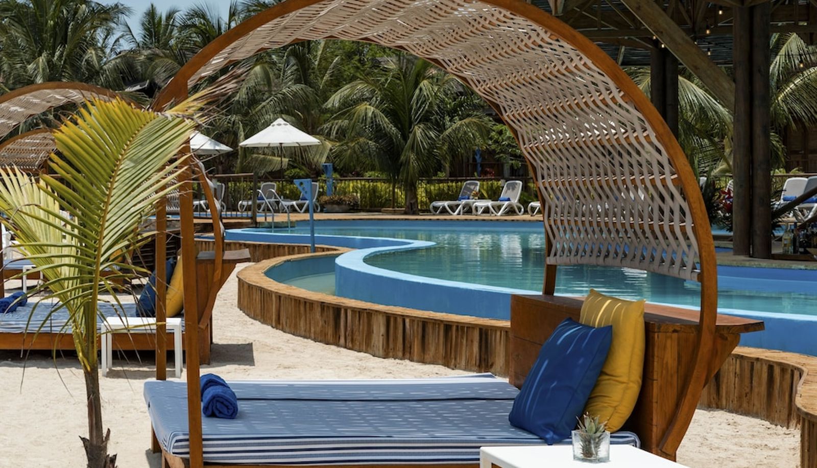 Pool - Hotel Isla del Encanto