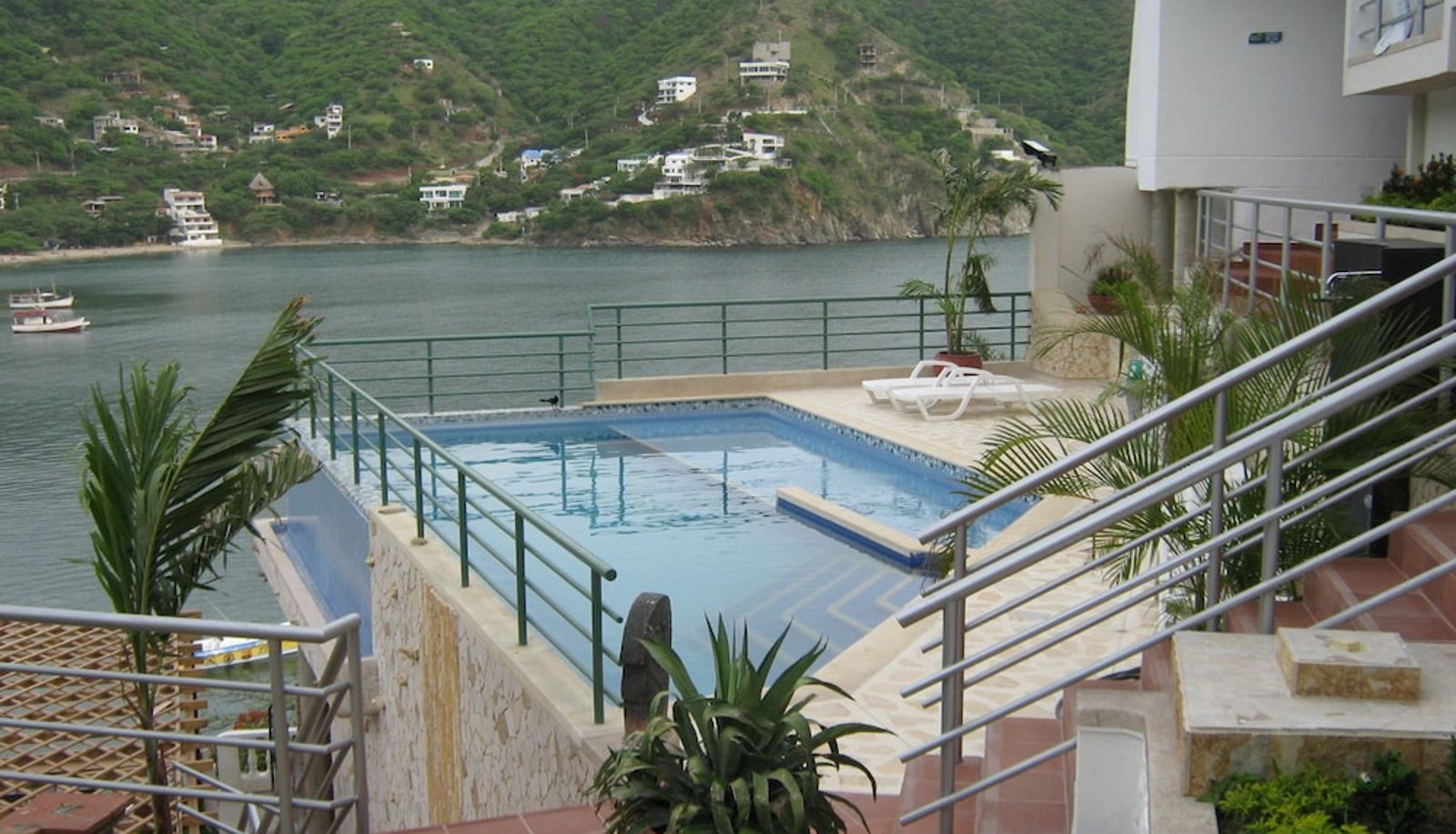 Zwembad - Bahía Taganga Hotel