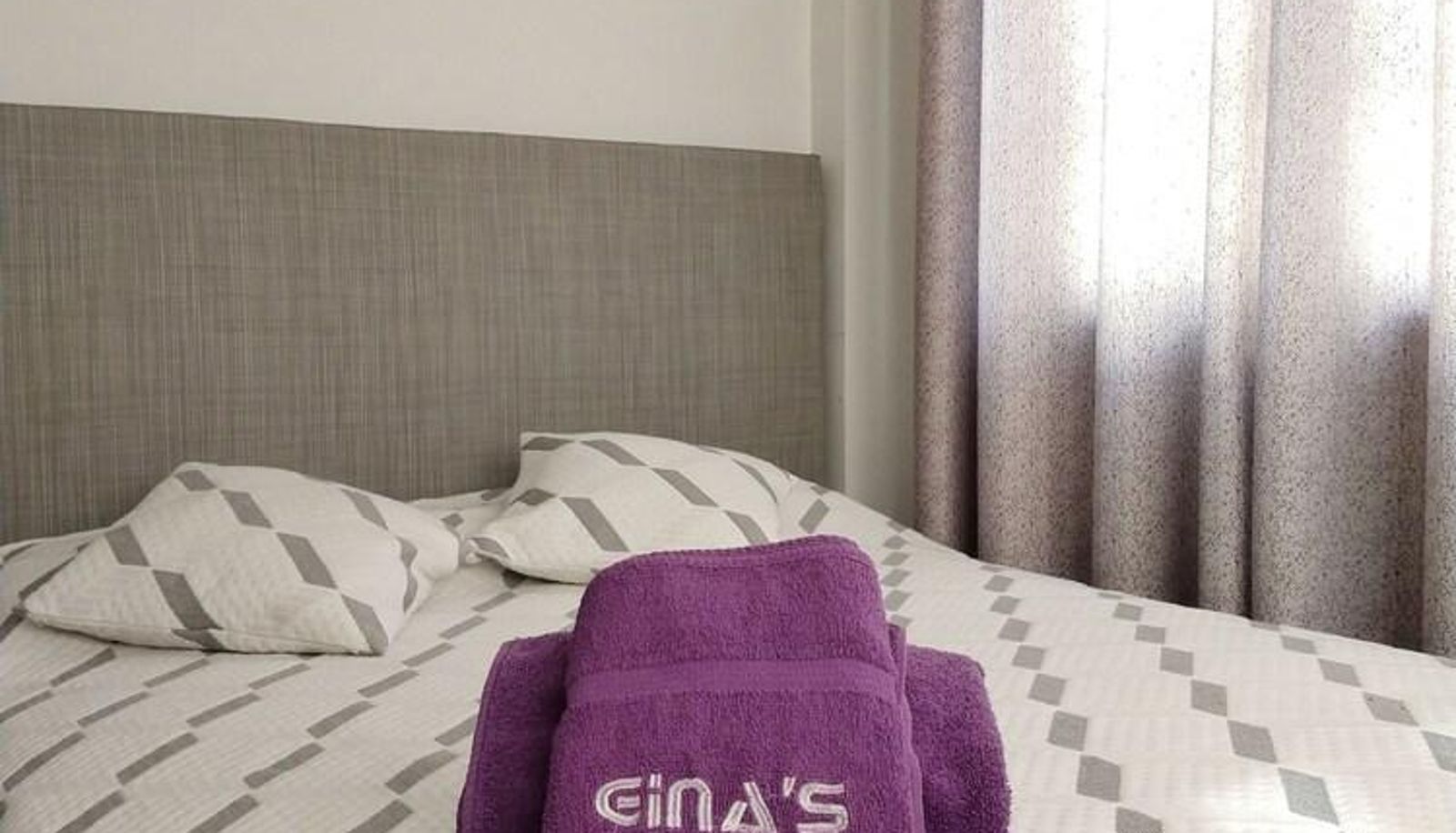 Camera standard - Gina's Hotel