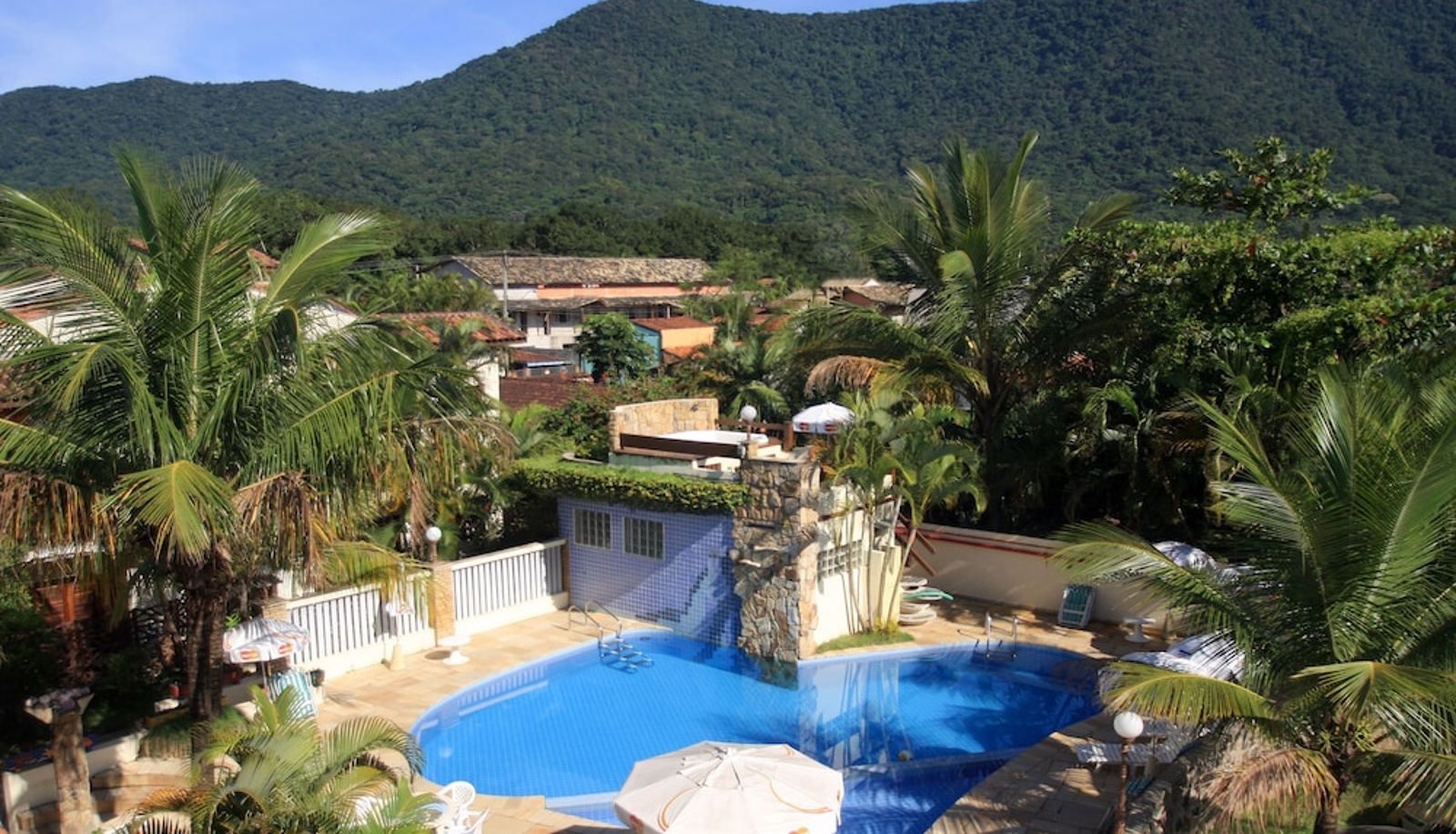 Piscina - Villa l Mare Hotel