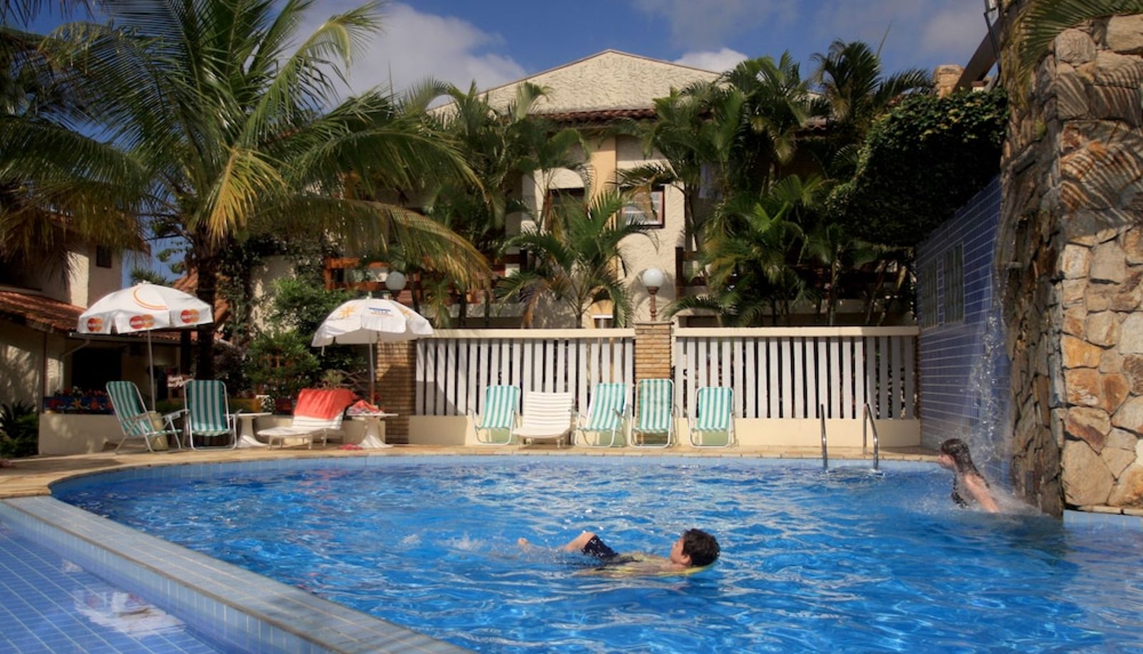 Piscina - Villa l Mare Hotel