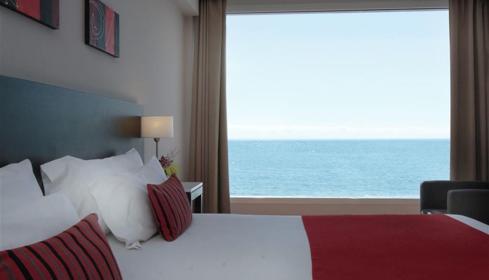 Room - Dazzler by Wyndham Puerto Madryn