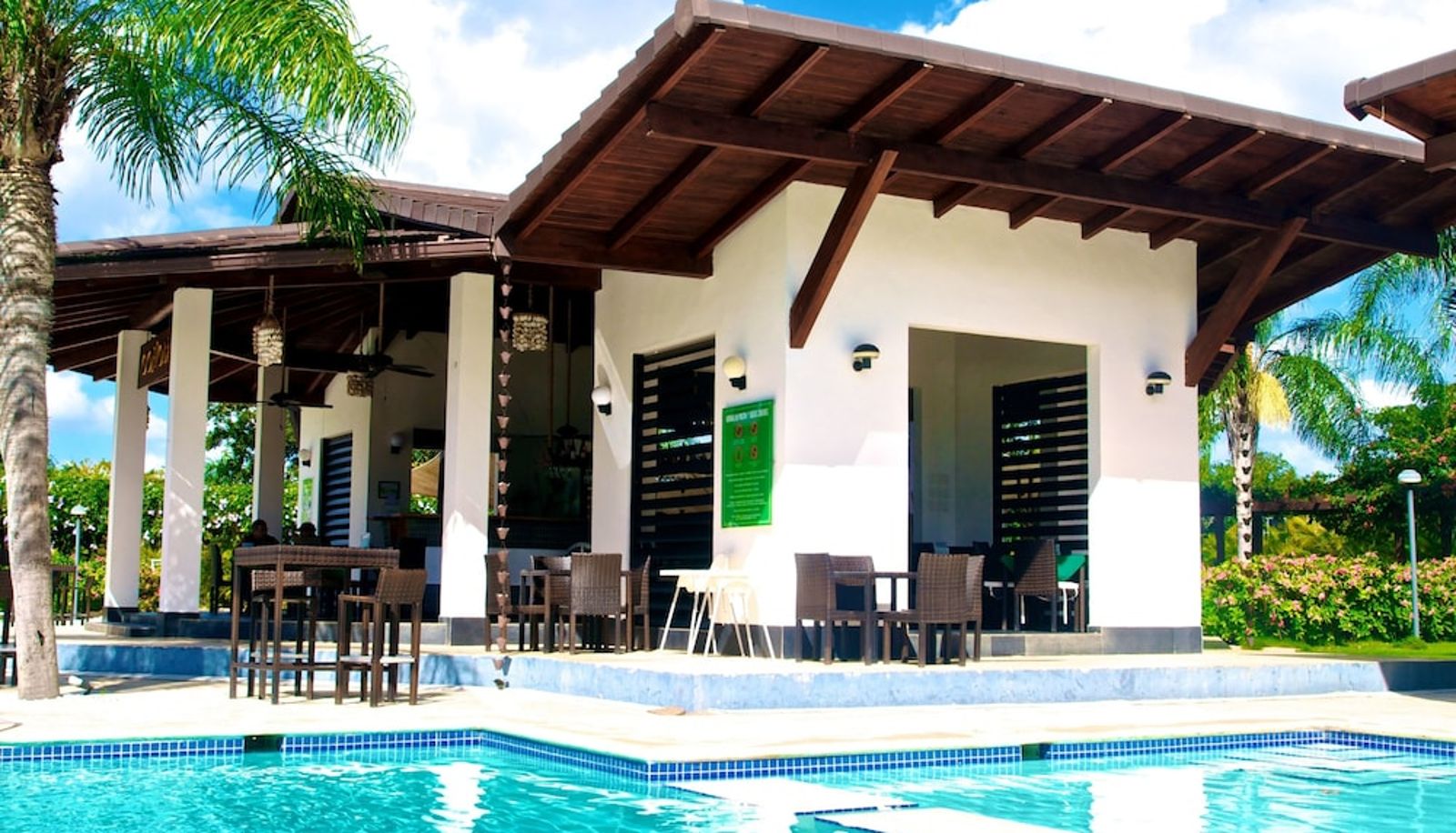 Piscina - Sybaris Residences