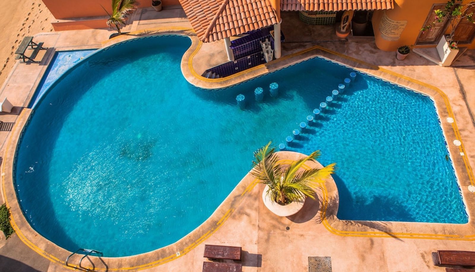 Pool - The Alondra Hotel