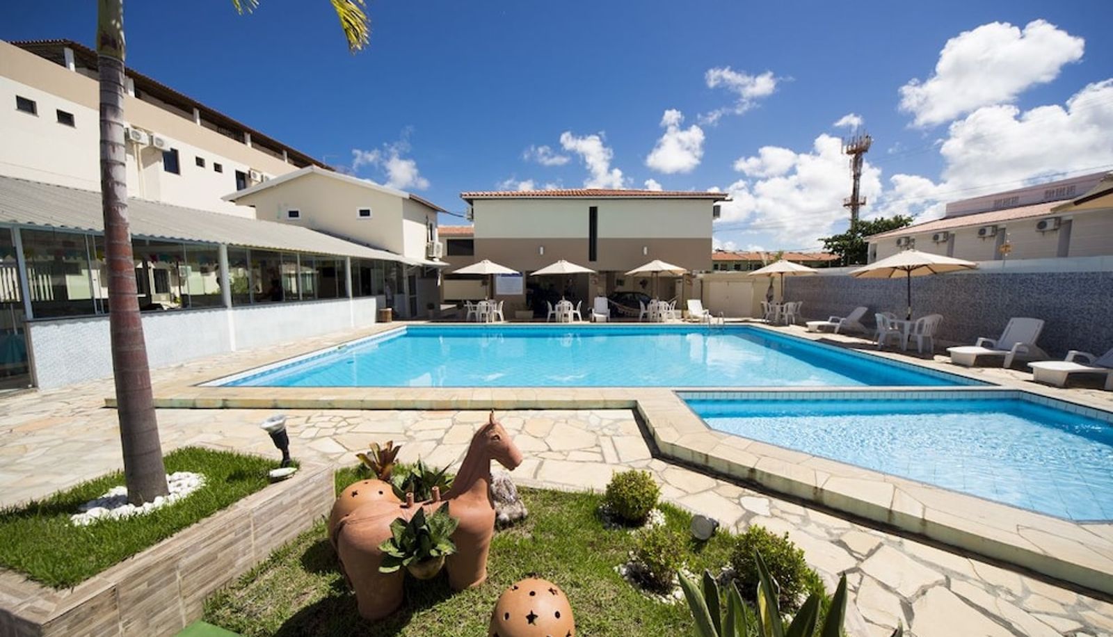 Pool - Hotel Rekinte