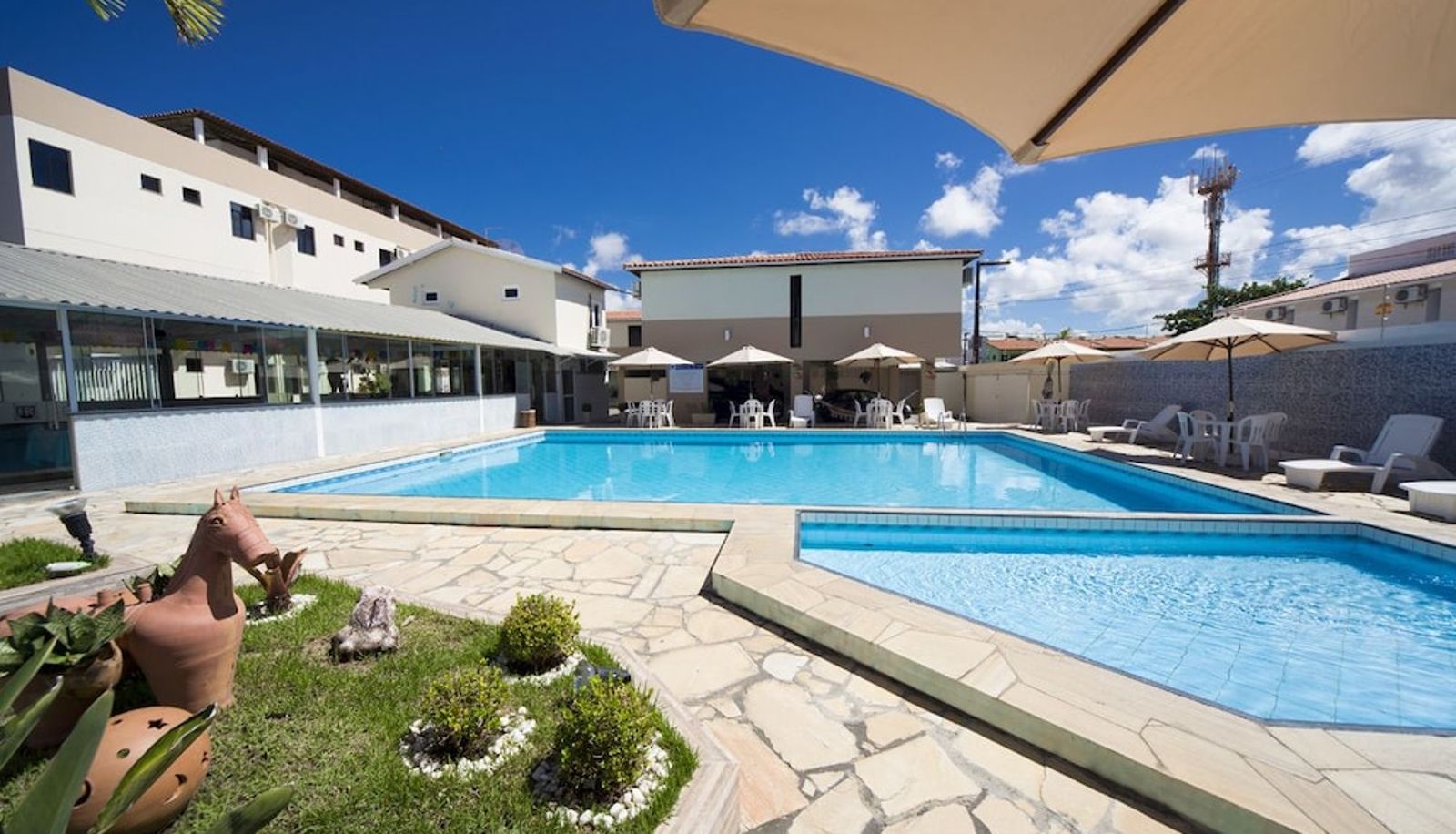 Pool - Hotel Rekinte