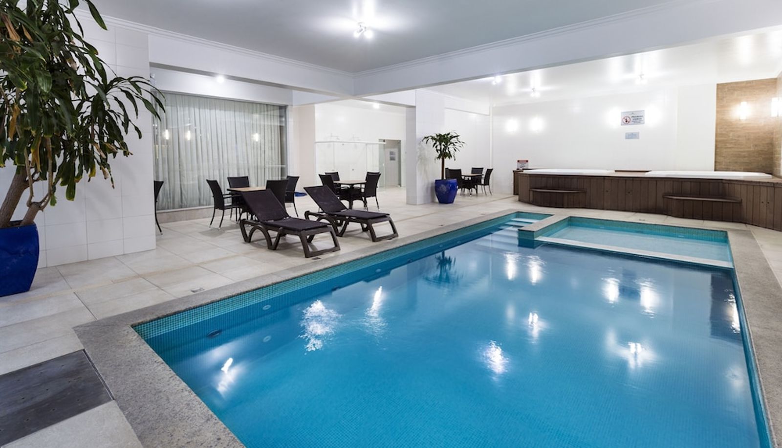 Pool - Hotel Bella Camboriú