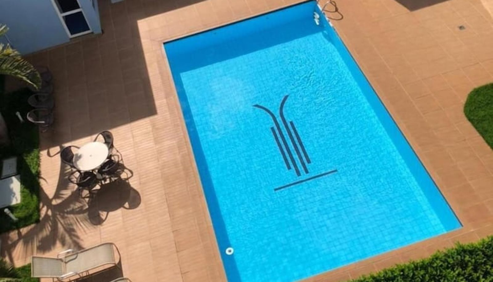Pool - Aero Park Hotel