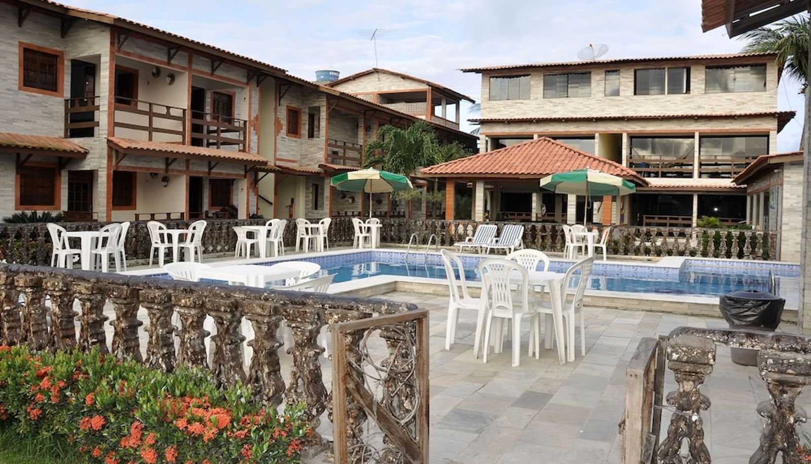 Pool - Pousada Porto Familly