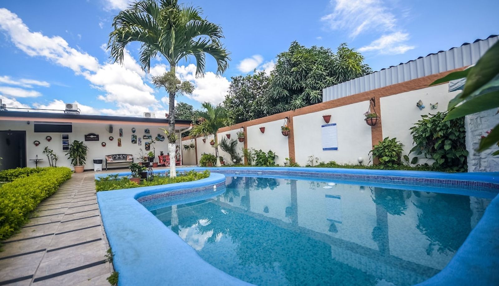 Piscine - Berlor Airport Inn