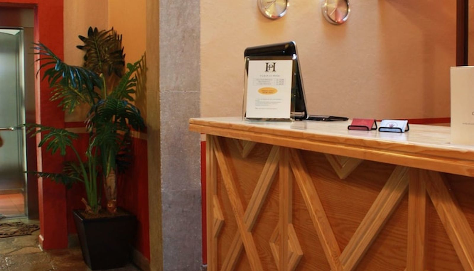Reception - Hotel de la Paz
