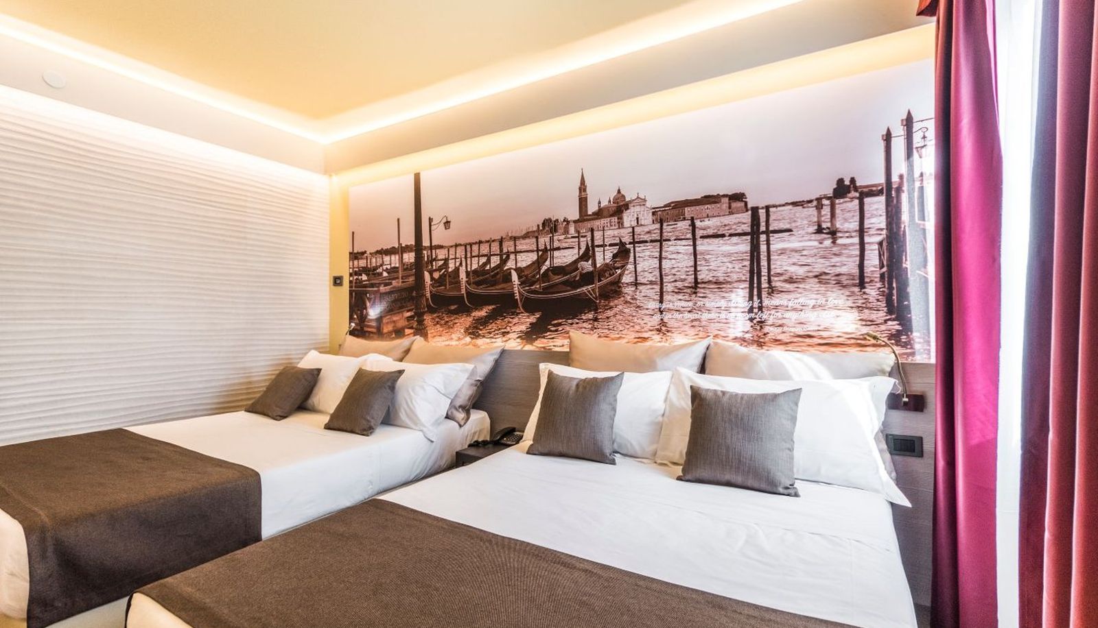 Camera - Antony Hotel
