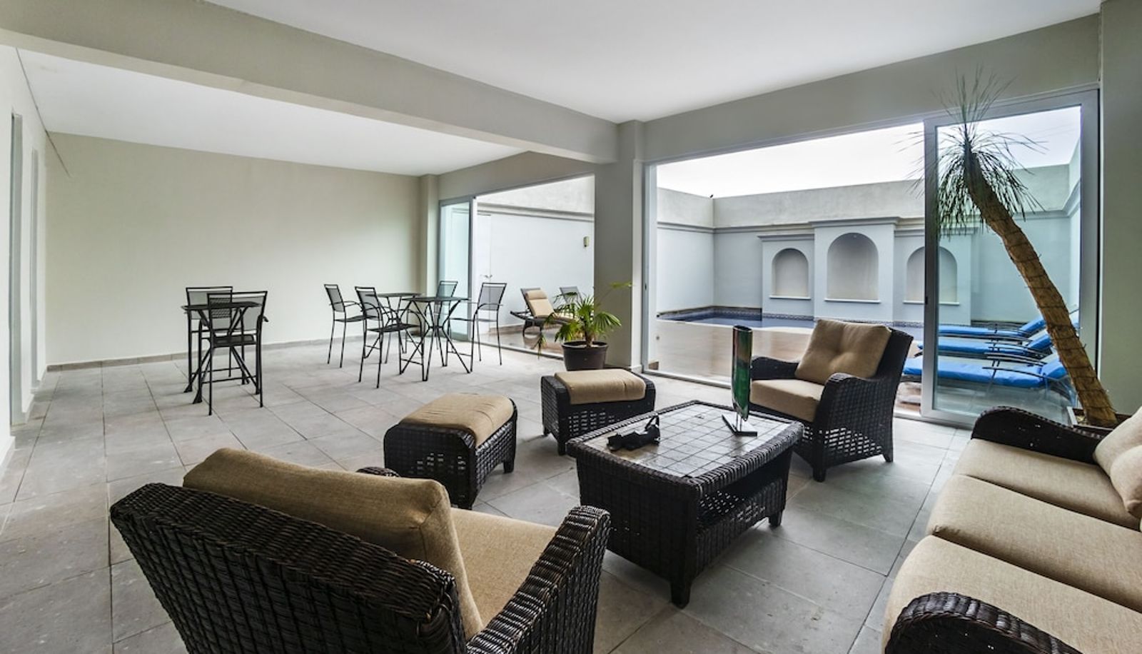 Lobby - Casabella Art/Boutique Hotel