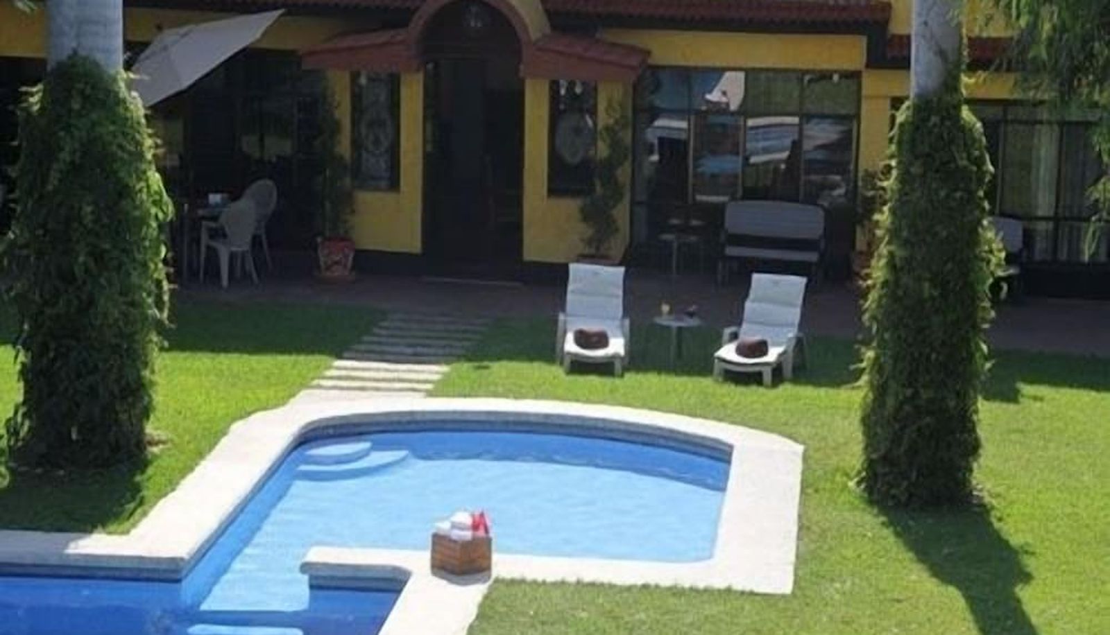 Pool - Hotel La Villa Real