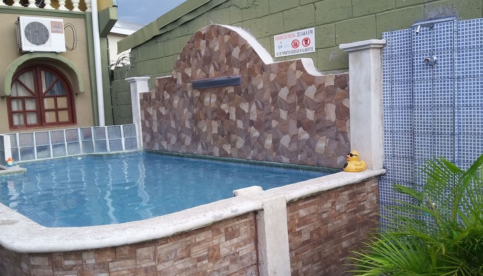 Pool - Cabinas Madeleine