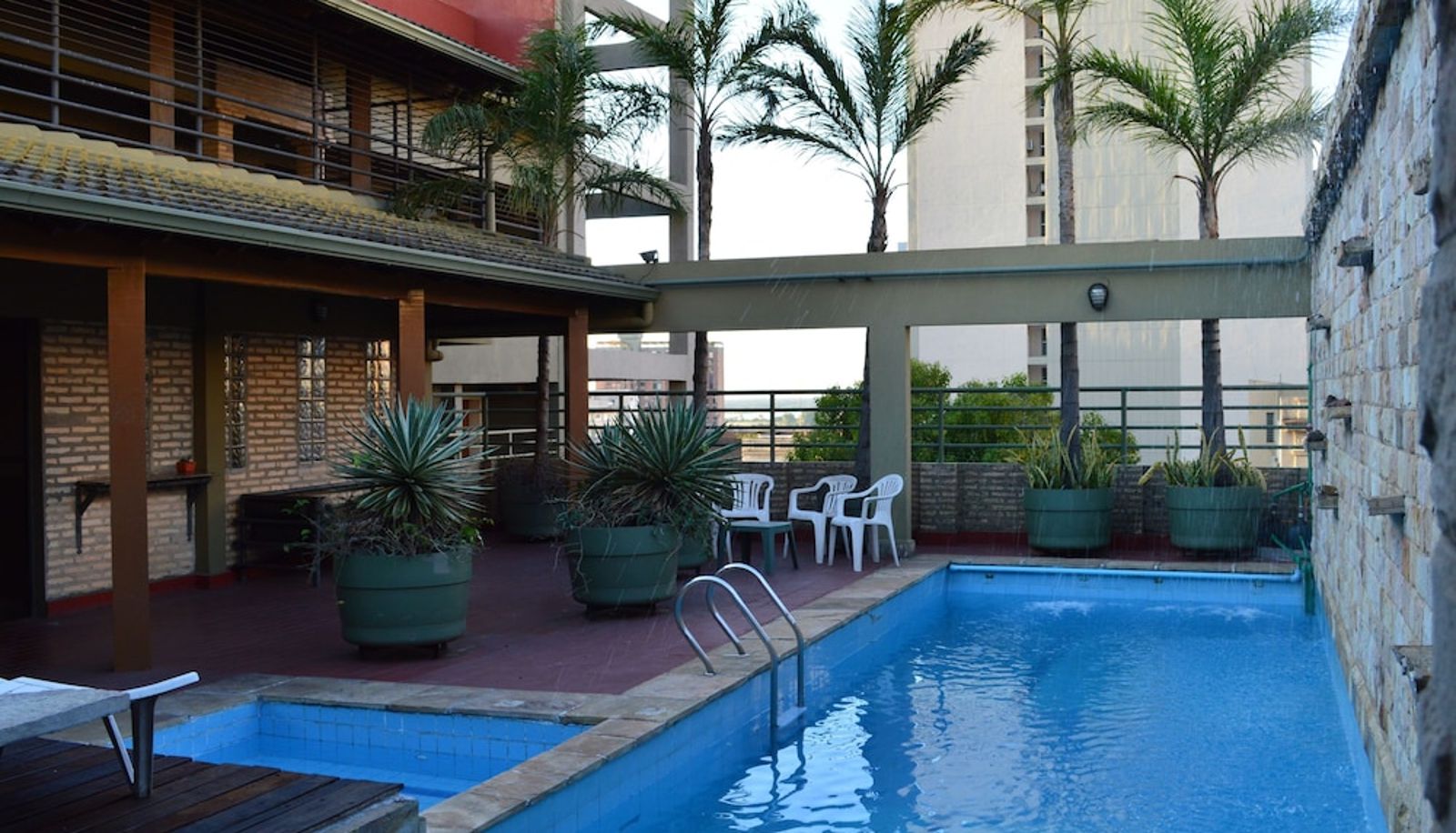 Pool - Aspen Hotel & Apart