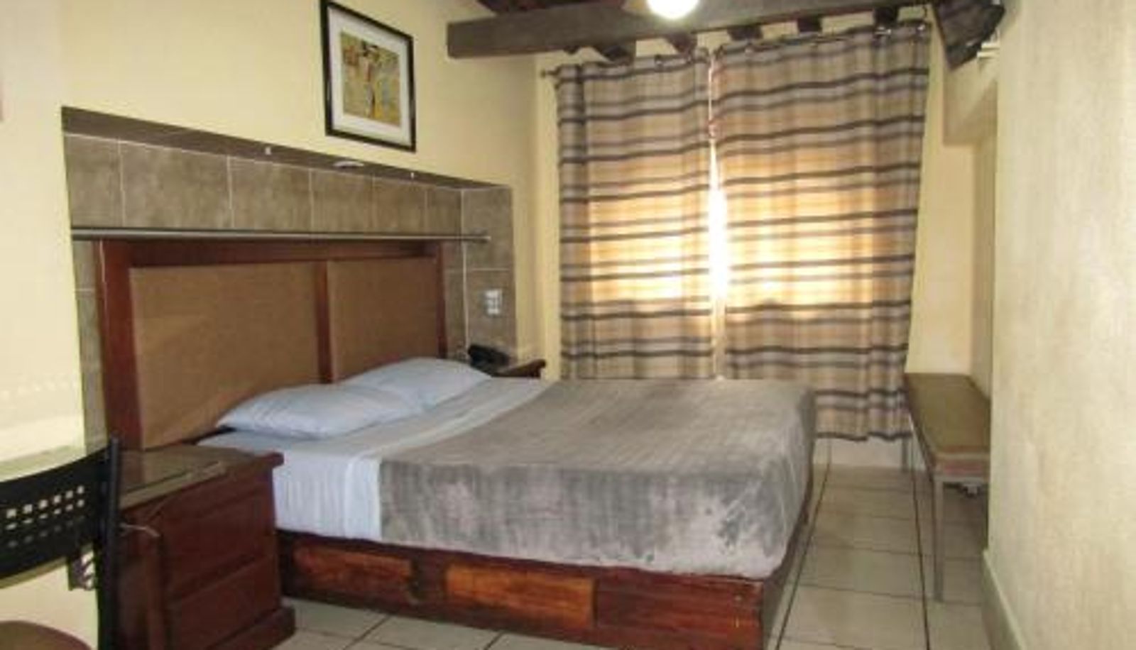 Room - Hotel 1973