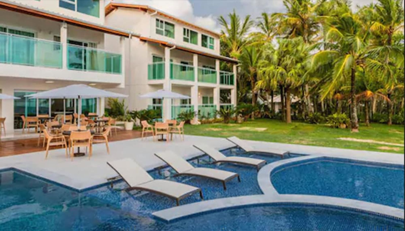 Piscina - Amora Hotel